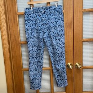 EUC Chico’s 1.5 So Slimming Girlfriend Ankle Jeans